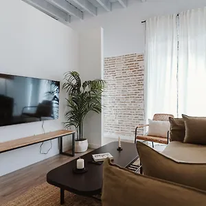 O&l Punonrostro Bright Minimalist Apartment