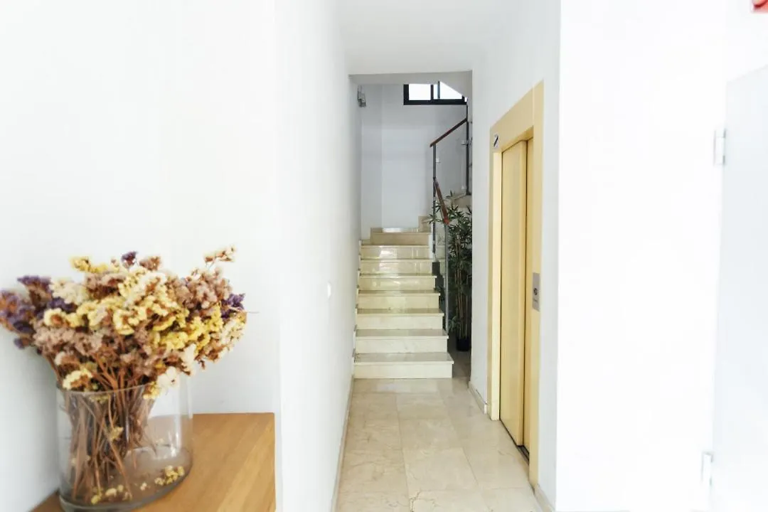 Minty Stay 3Bd Apartment - Triana Seville 0*,